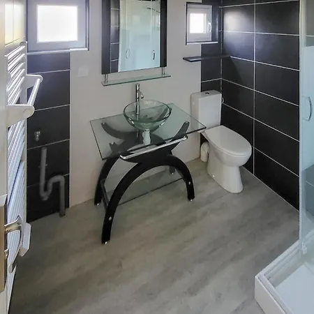 Hébergement de vacances 1 Bedroom Lovely In Saint-gervais-en-belin